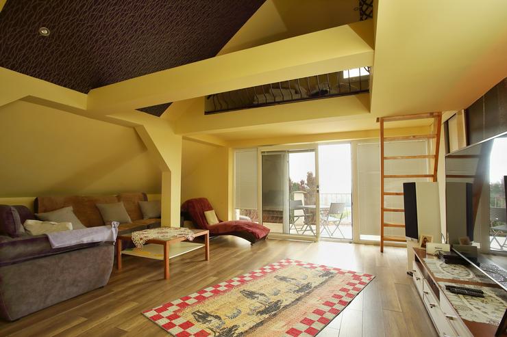 Bild 3: Haus mit Nebenhäusern, Pool und Weinberg in Vinica / Slowakei