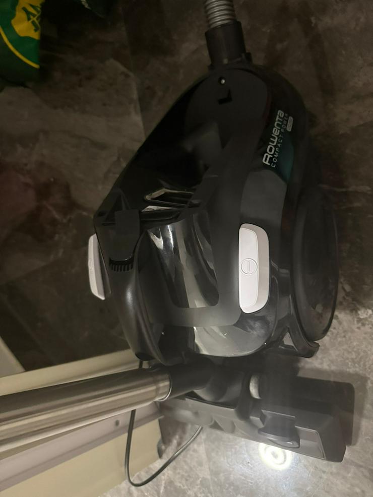 Staubsauger ROWENTA Compact Power Cyclonic RO3725