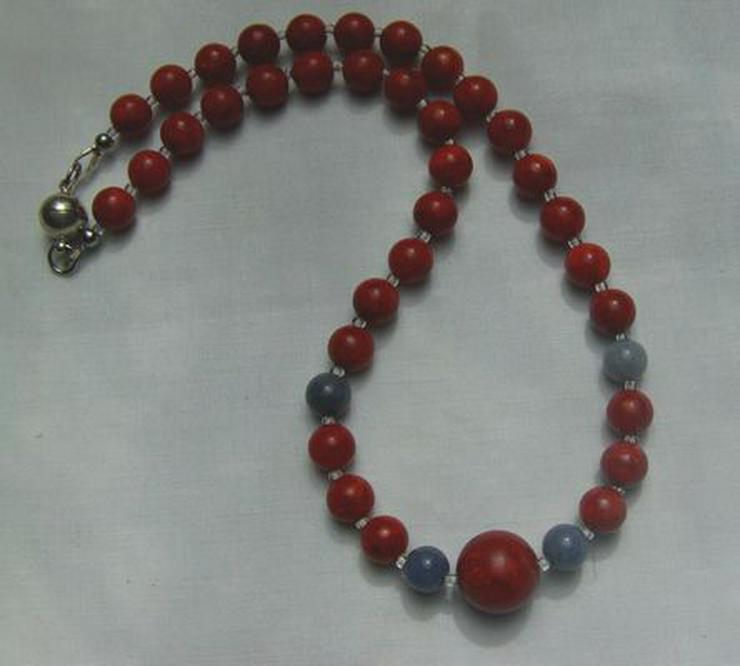 Korallenkette mit Blauquarzeinlagen