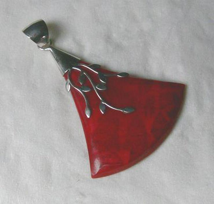 Bild 5: Korallenanhängr, rote Koralle in 925 Silbrfassung