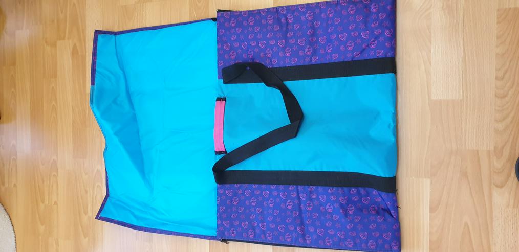 Bild 6: Strandtasche, Liegematte & Kopfkissen in einem