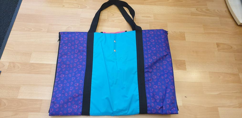 Strandtasche, Liegematte & Kopfkissen in einem