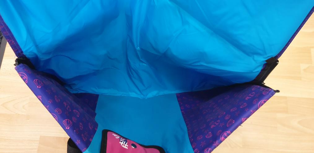 Bild 8: Strandtasche, Liegematte & Kopfkissen in einem