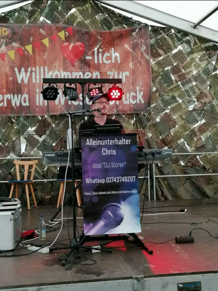 Bild 6: Alleinunterhalter Chris spielt auf allen Festen 
