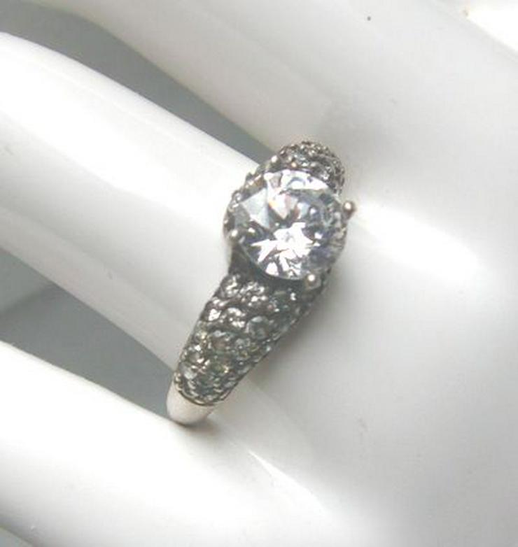 Bild 3: Ring, 925 Silber mit gefassten Topassteinen