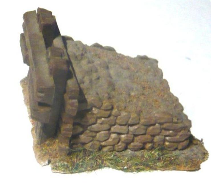 Bild 3: Nostalgie Prellbock H0 Holzbohlen und Steine universell passend