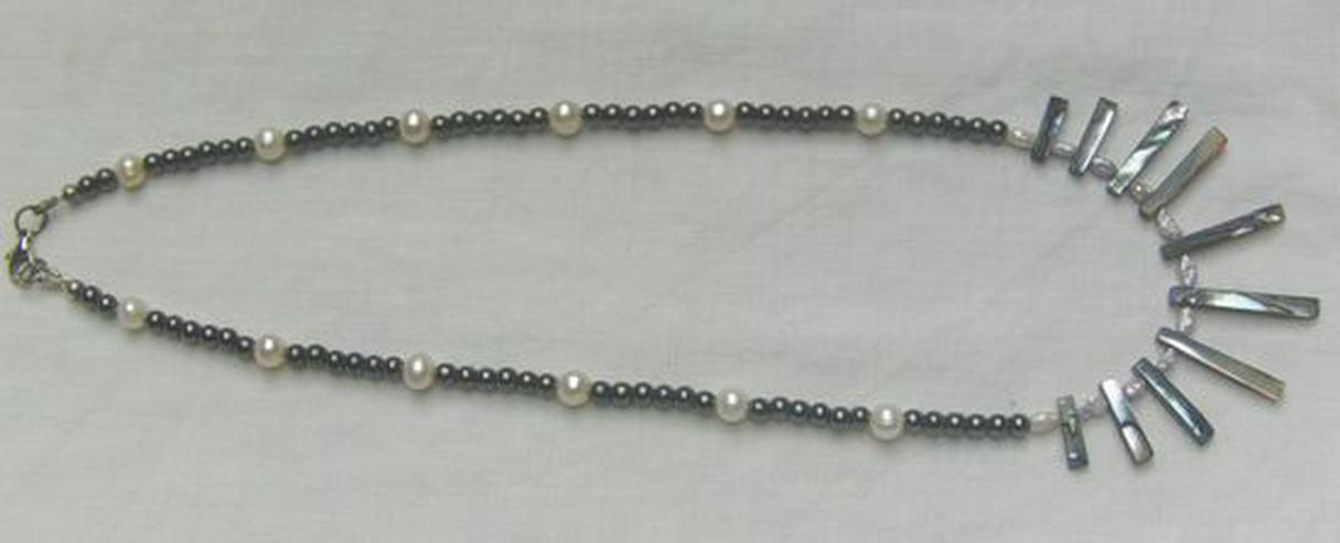 Bild 2: Edelsteinkette, Pauamuschel, Hämatit, Perlen