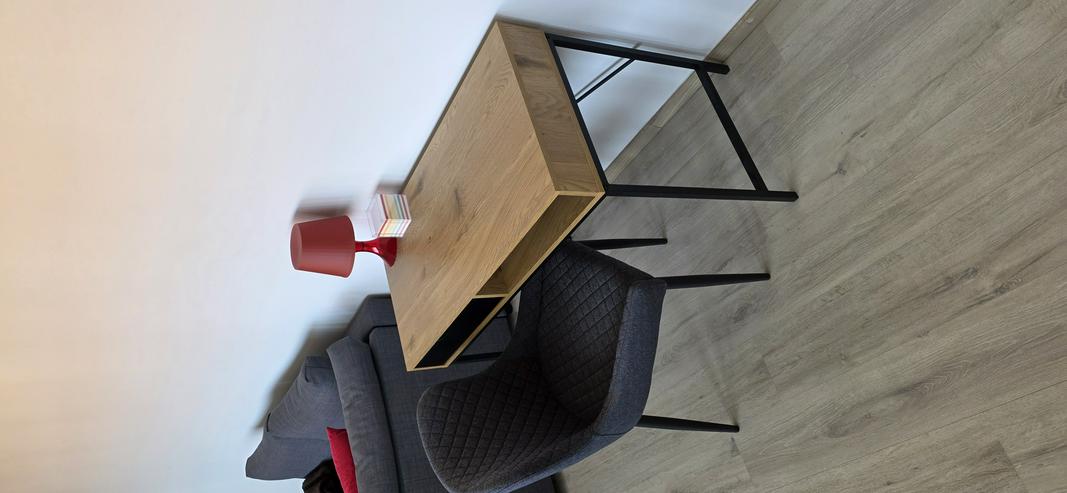 Bild 3: Schmaler Schreibtisch Eiche/ schwarz mit Stuhl grau