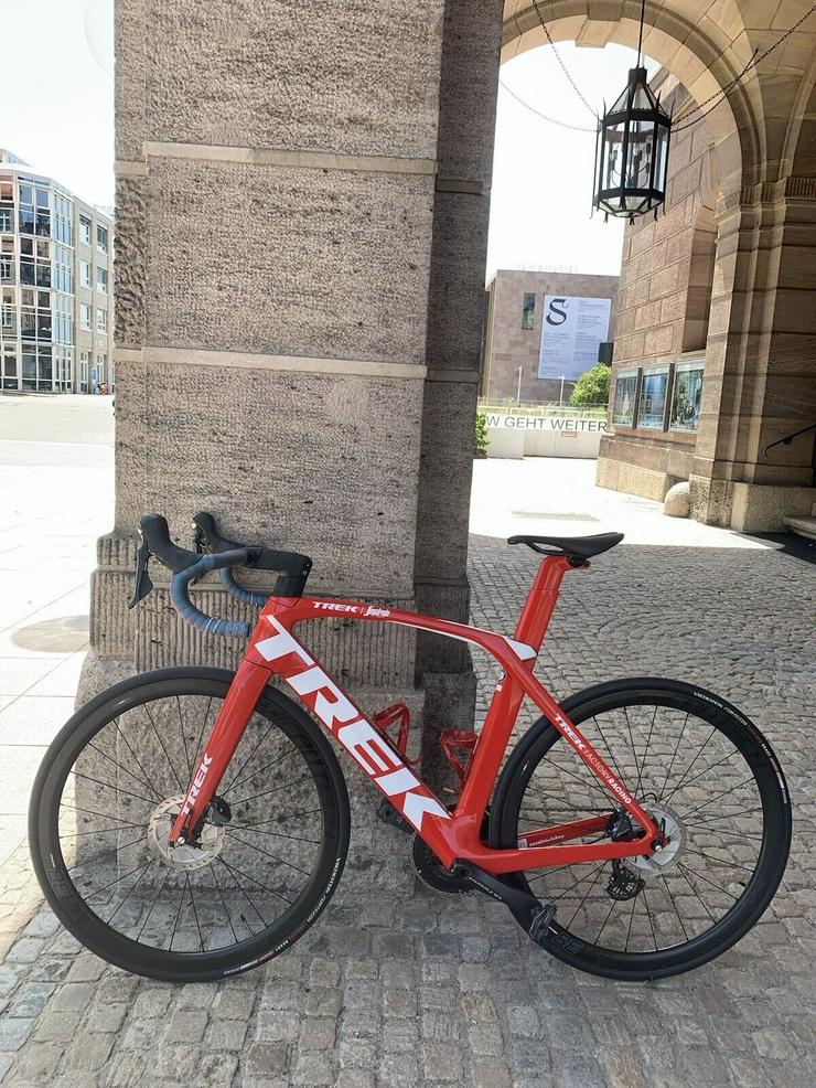 Rennrad Team Trek Domane Factory Racing SEGAFREDO 2021