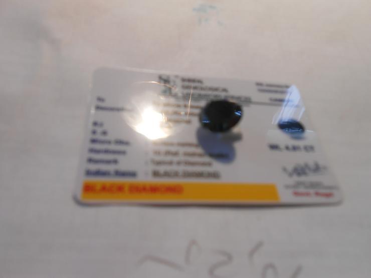 Bild 3: schwarzer Diamant.....4 carat !!!!!!!!!!