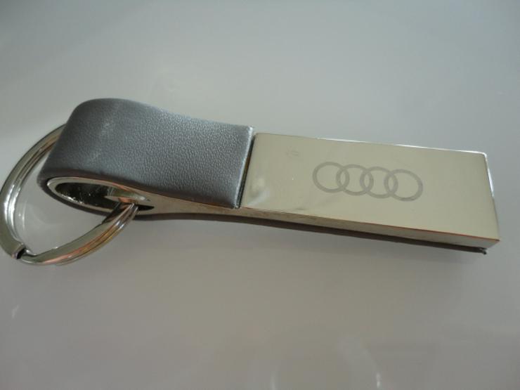 AUDI Schlüsselanhänger Leder grau neuwertig