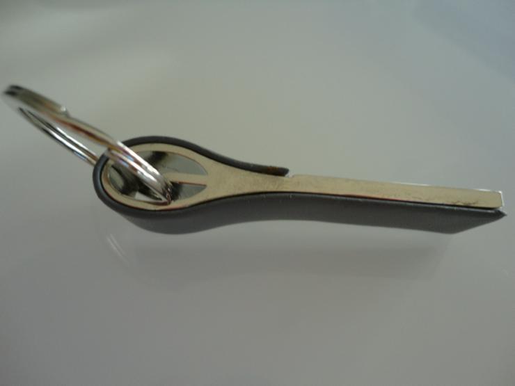 Bild 4: AUDI Schlüsselanhänger Leder grau neuwertig