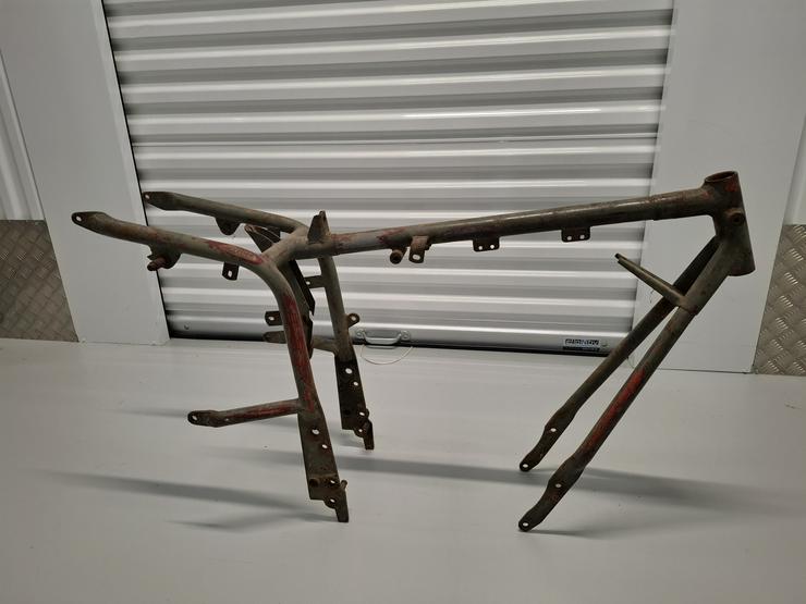 Bild 2: Gilera B300 extra Rahmen  Hinterradbrücke Sattel