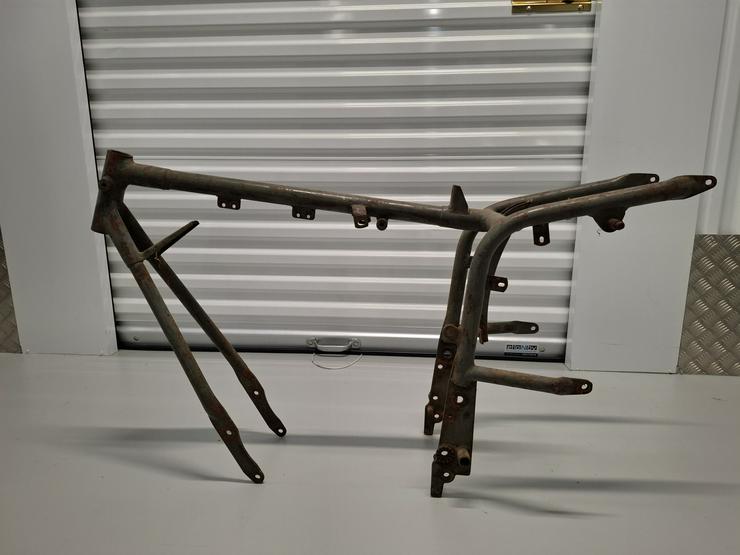 Gilera B300 extra Rahmen  Hinterradbrücke Sattel