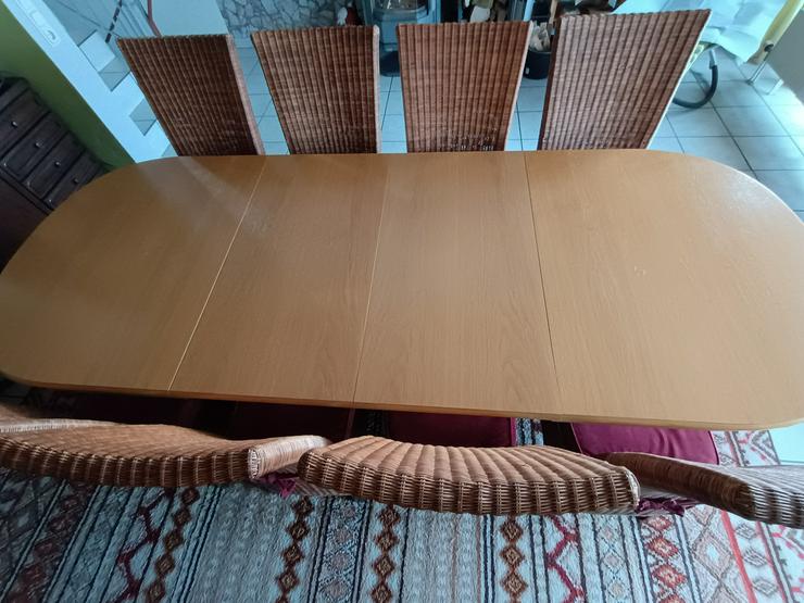 Bild 6: Esszimmer mit 8 Stühle