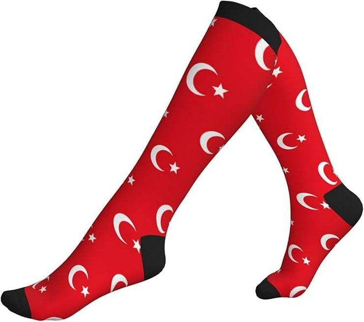 suche solche Kniestrümpfe. Welche Frau kann mir solche Strümpfe verkaufen