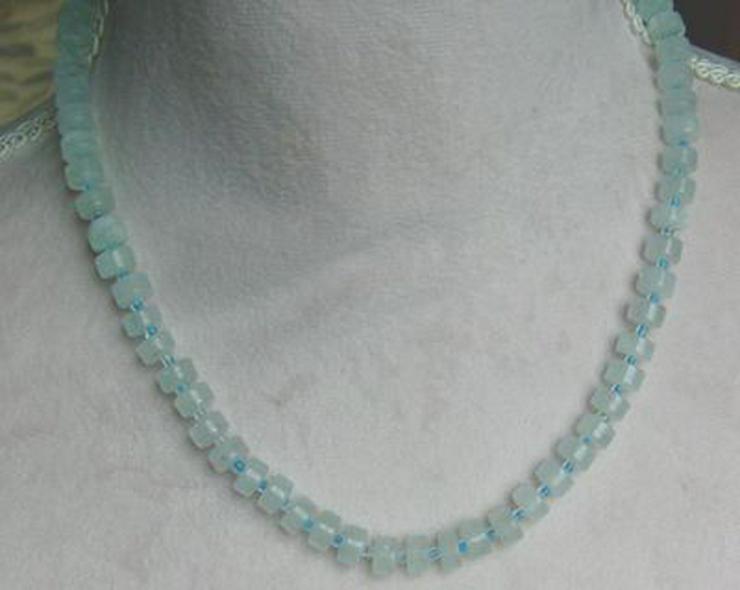 Edelsteinkette mit einen Aquamarin