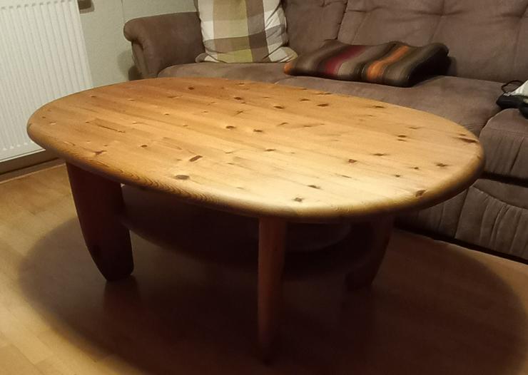 Bild 2: Schrankwand, 2 Beistelltische, Couchtisch, Schreibtisch, Stehlampe