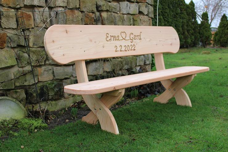 Rustikale Gartenbank mit Gravur. Hochzeitsgeschenk. - Bänke - Bild 1