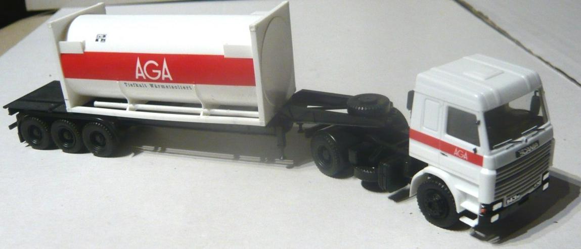 Bild 3: Herpa 1:87 Scania 143m Tieflader Sattelzug mit Aufbau AGA