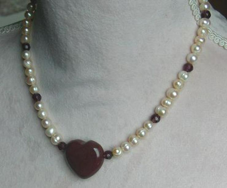 Bild 3: Herzkette, Achatherz,Perlen und Kristalle