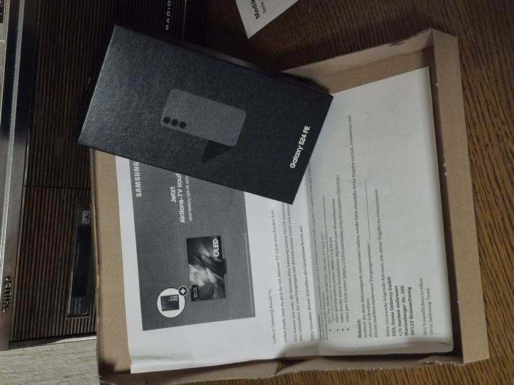 Neues Noch versiegeltess Samsung S24 FE Handy mit voller garantie