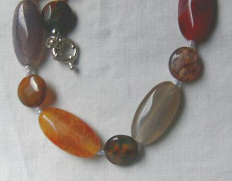 Bild 5: Edelsteinkette mit einen Regenbogenachat