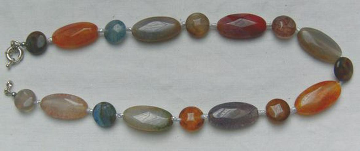 Bild 6: Edelsteinkette mit einen Regenbogenachat