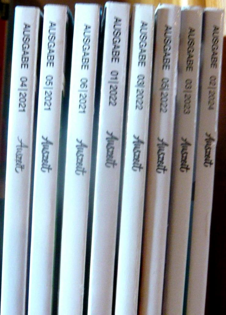 Bild 6: 8 Ausgaben Zeitschrift "AUSZEIT" und 1 "Ich bin" Sehr gut!