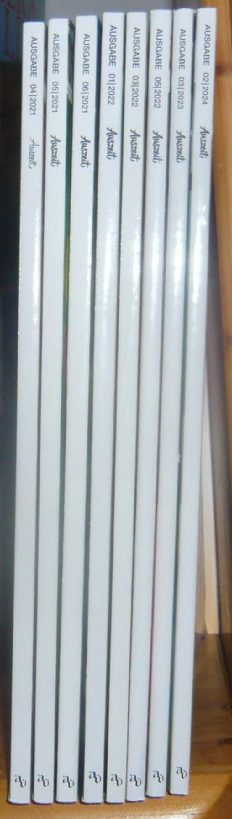 Bild 5: 8 Ausgaben Zeitschrift "AUSZEIT" und 1 "Ich bin" Sehr gut!