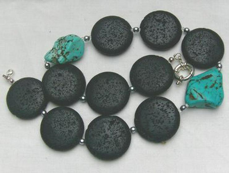 Bild 2: Lava-Türkiskette