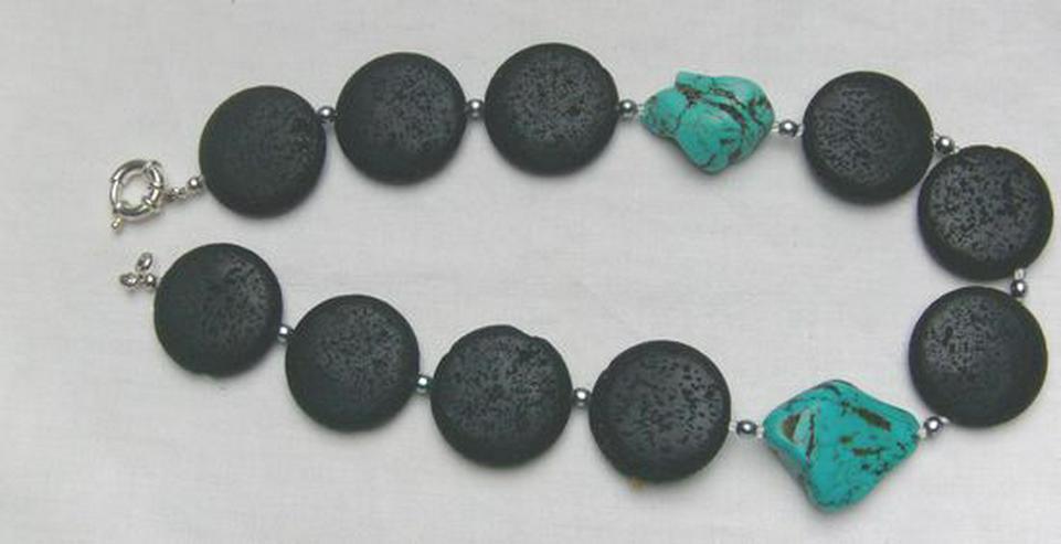 Bild 4: Lava-Türkiskette