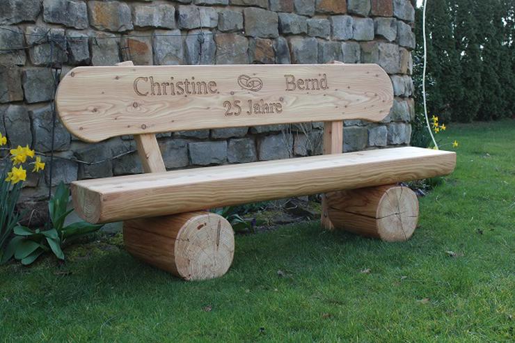 Bild 2: Holzbank mit Beschriftung. Gartenbank mit Gravur. Jubiläumsgeschenk.