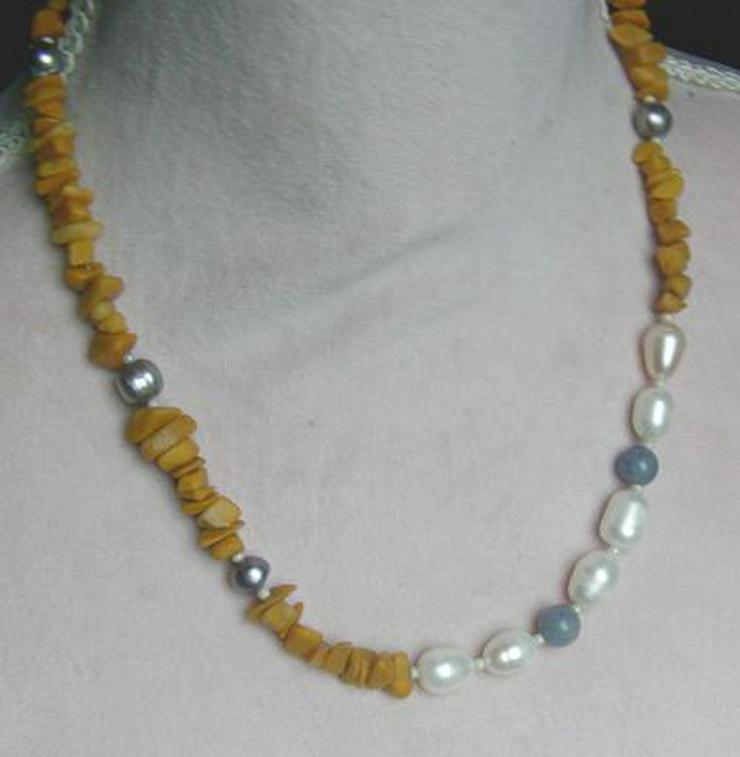 Bild 7: Edelsteinkette mit Perlen, den Jade und den Blauquarz