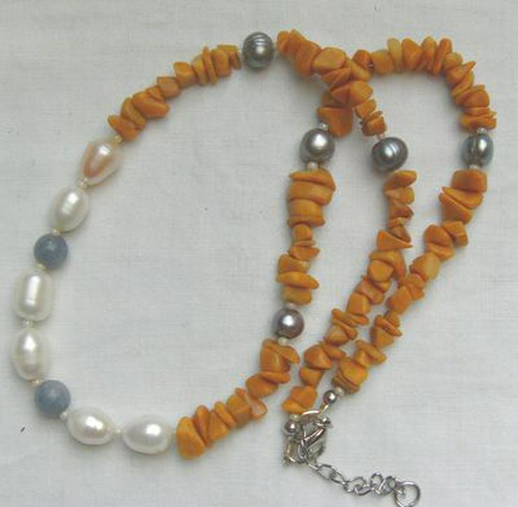 Bild 6: Edelsteinkette mit Perlen, den Jade und den Blauquarz