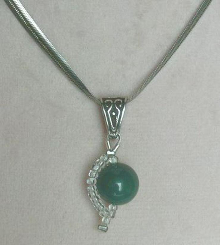 Bild 5: Anhänger, grüner Heliotrop mit Rocaille