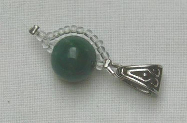 Bild 2: Anhänger, grüner Heliotrop mit Rocaille