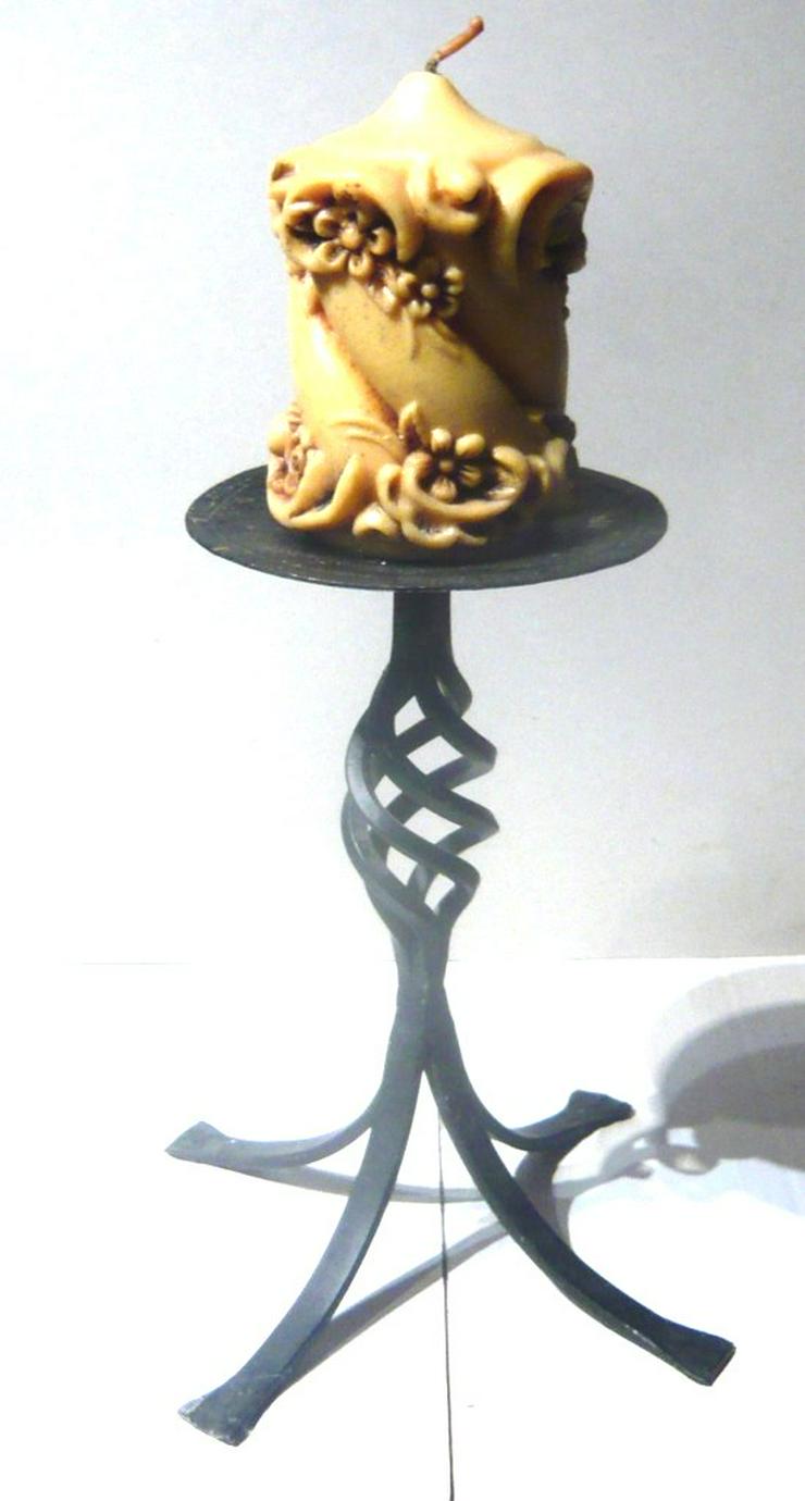 Bild 2: Kerzenständer Schmiedeeisen mit rustikaler Kerze ockergelb NEU