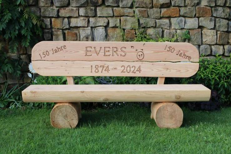 Bild 7: Gartenbank für Gemeinden und Sportvereine. Holzbank mit Gravur.