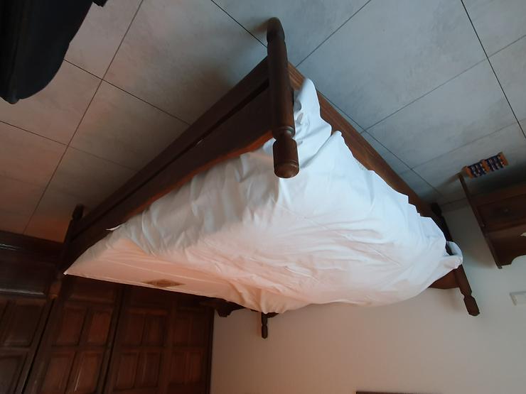 Bild 3: Schlafzimmer im spanischen Stil