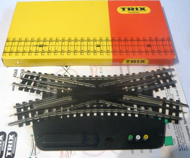 Bild 2: Trix Express Doppelkreuzungsweiche 4368 mit Anleitung