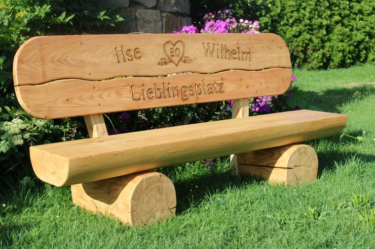 Bild 4: Gartenbank mit Armlehnen. Jubiläumsgeschenk. Rentnersg Geschenk.
