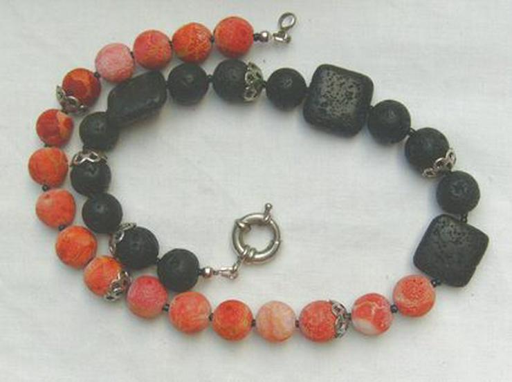 Bild 4: Edelsteincollier im auffallend extravaganten Design