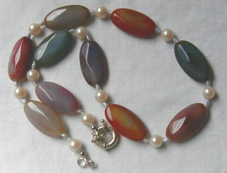 Regenbogenschatkette garniert mit Perlen