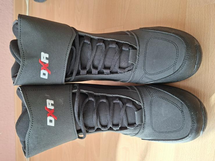 Neue Motorradstiefel