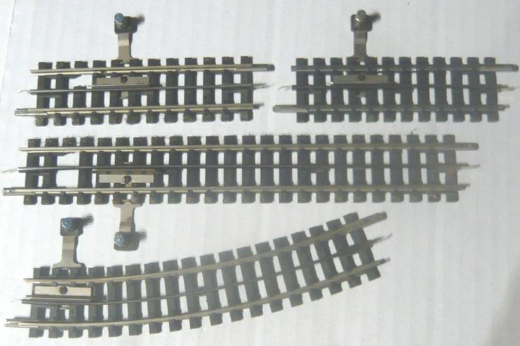 Bild 3: Trix Express 4 Funktionsgleise mit Impulskontakt 6535