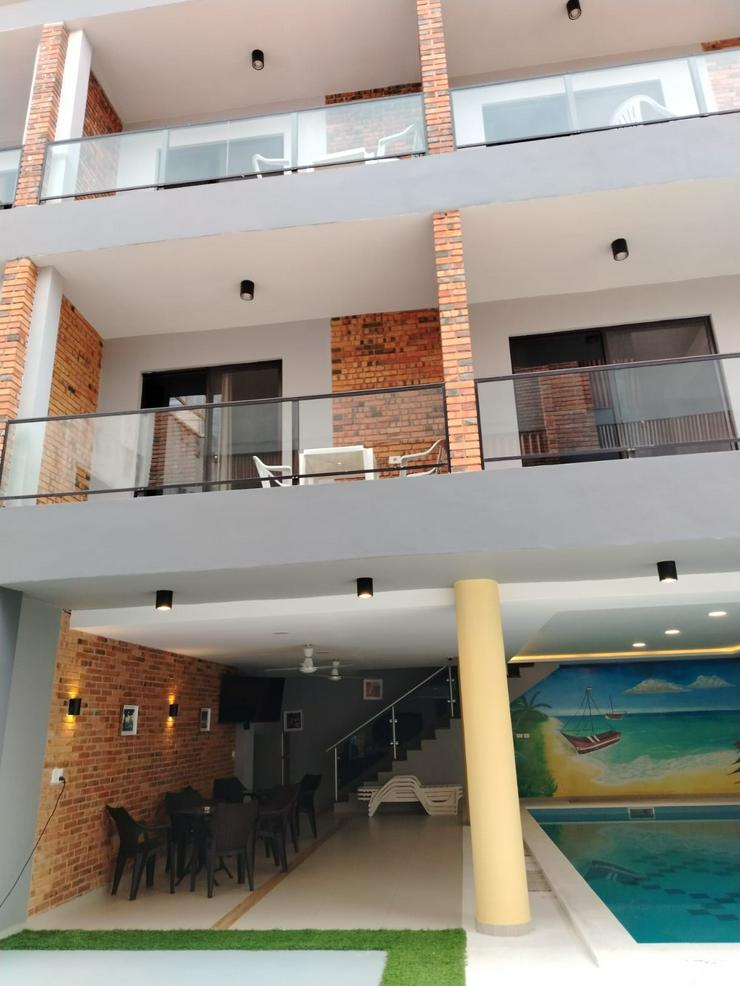 Neubau-Hotel mit Wohnhaus in San Antonio / Paraguay