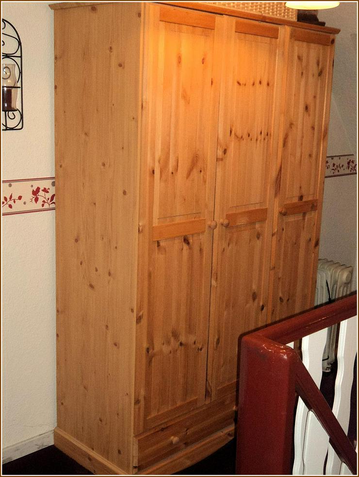 Bild 4: EILT! Zwei 3-türige KLEIDER-/GARDEROBEN-Schränke gepflegt und preiswert - OPTIONAL bei MIT-Demontage = zu VERSCHENKEN.