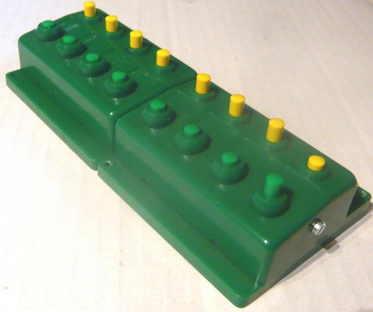 Bild 3: TRIX Drucktasten-Weichen-Schalter Stellpult Weichenschalter 6596