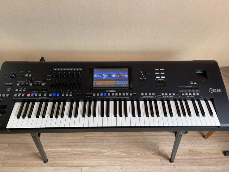 Yamaha Genos Keyboard 76 Tasten